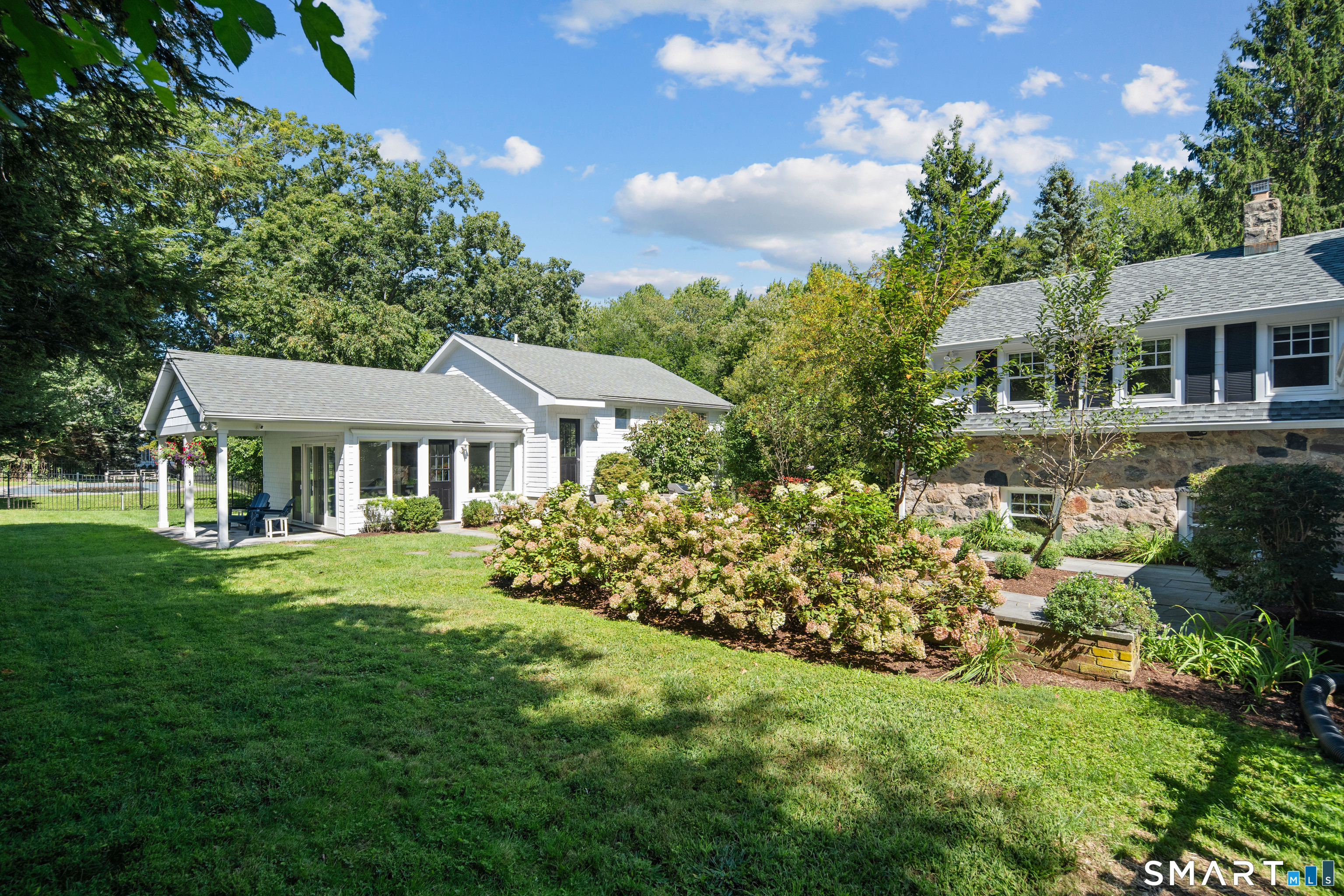 327 Jelliff Mill Road New Canaan CT 06840