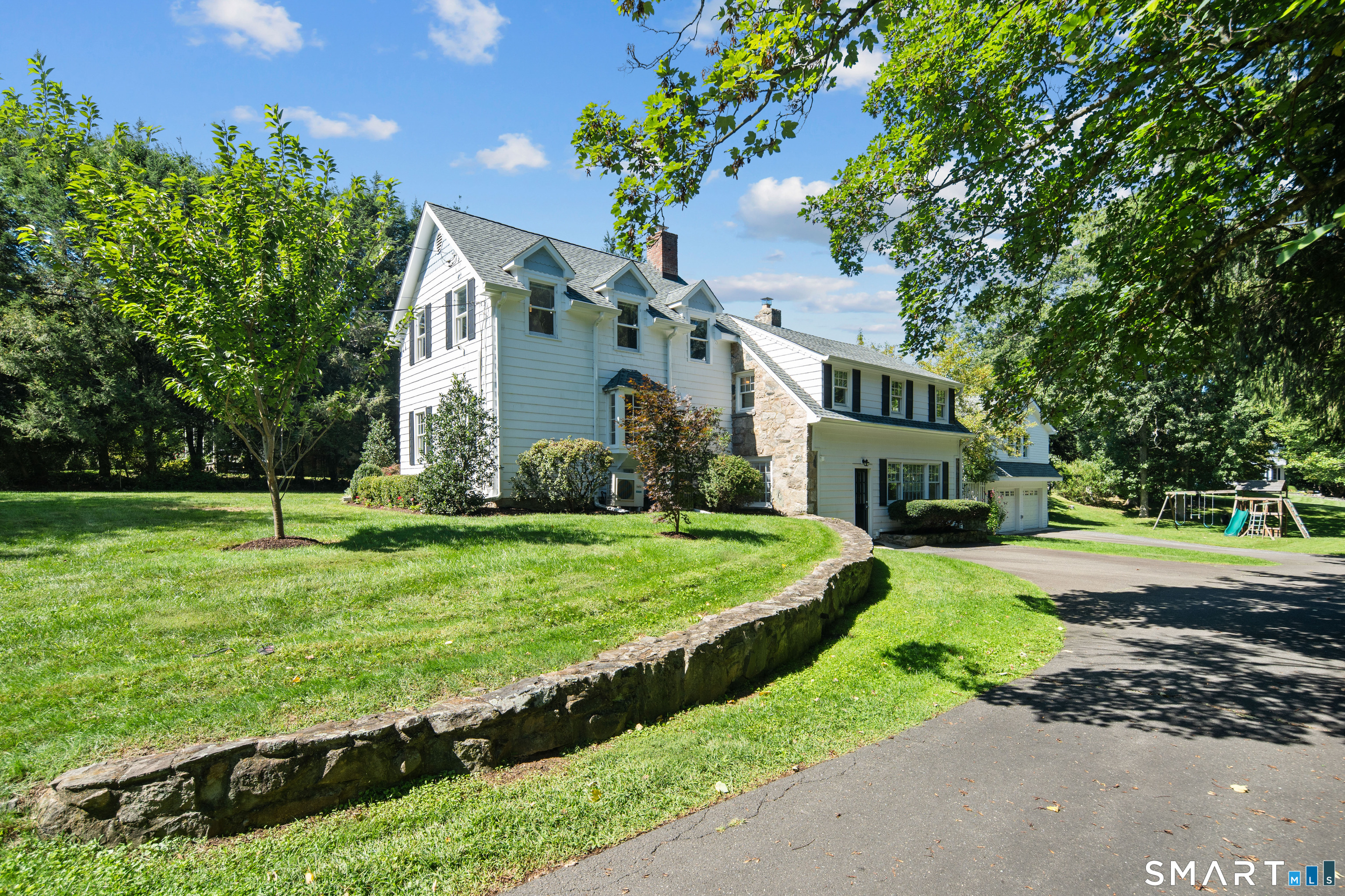 327 Jelliff Mill Road New Canaan CT 06840