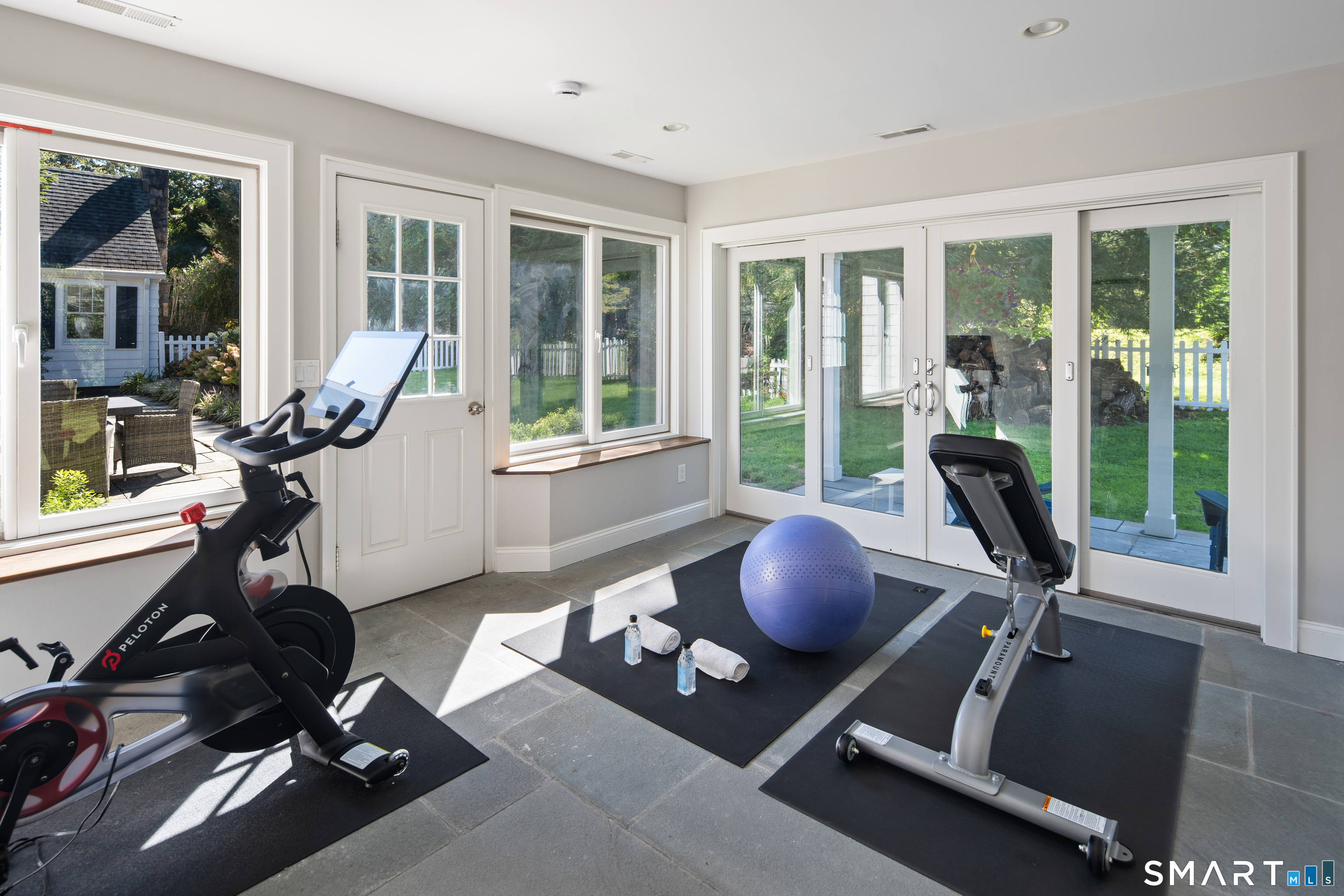327 Jelliff Mill Road New Canaan CT 06840