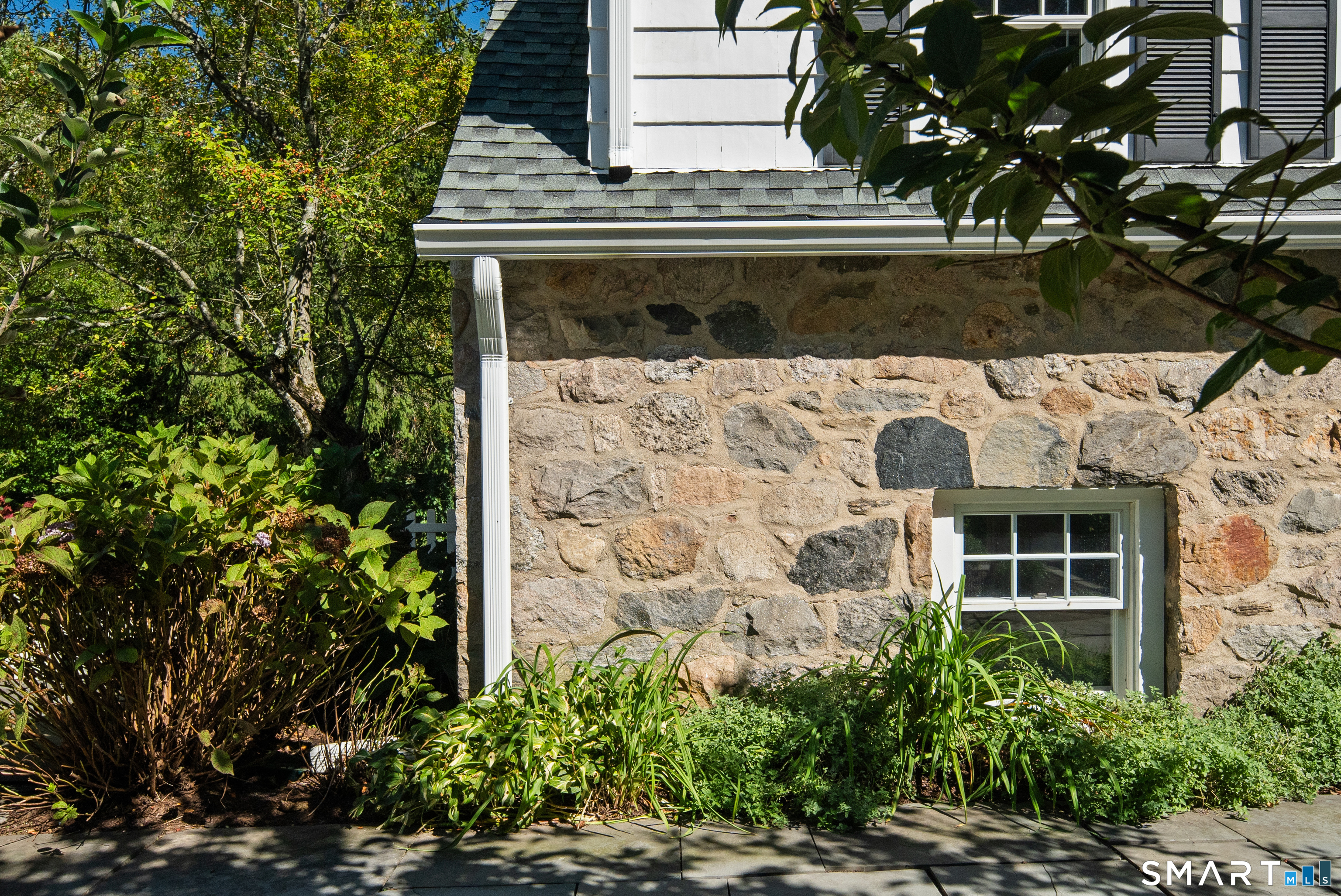 327 Jelliff Mill Road New Canaan CT 06840