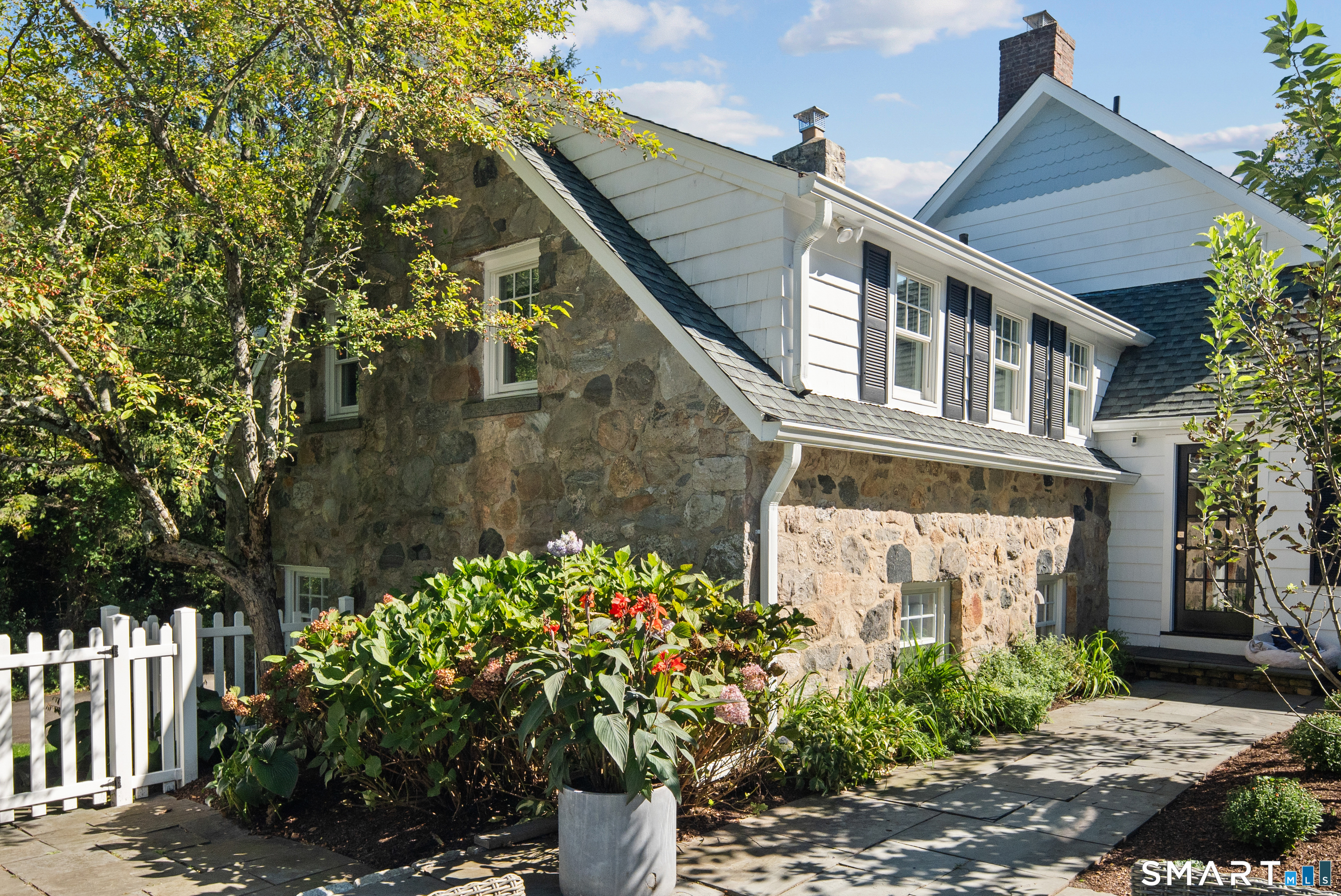 327 Jelliff Mill Road New Canaan CT 06840