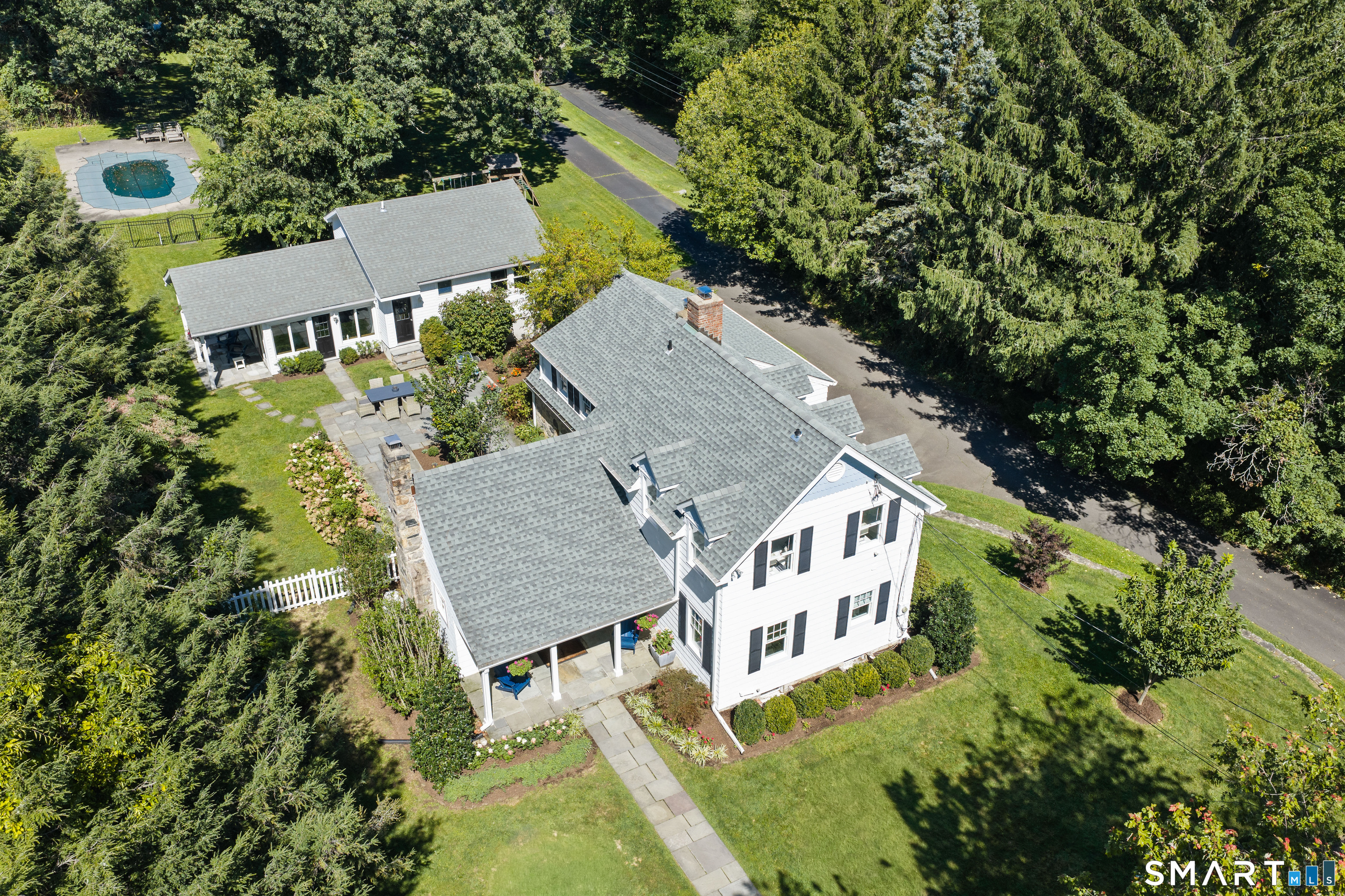 327 Jelliff Mill Road New Canaan CT 06840