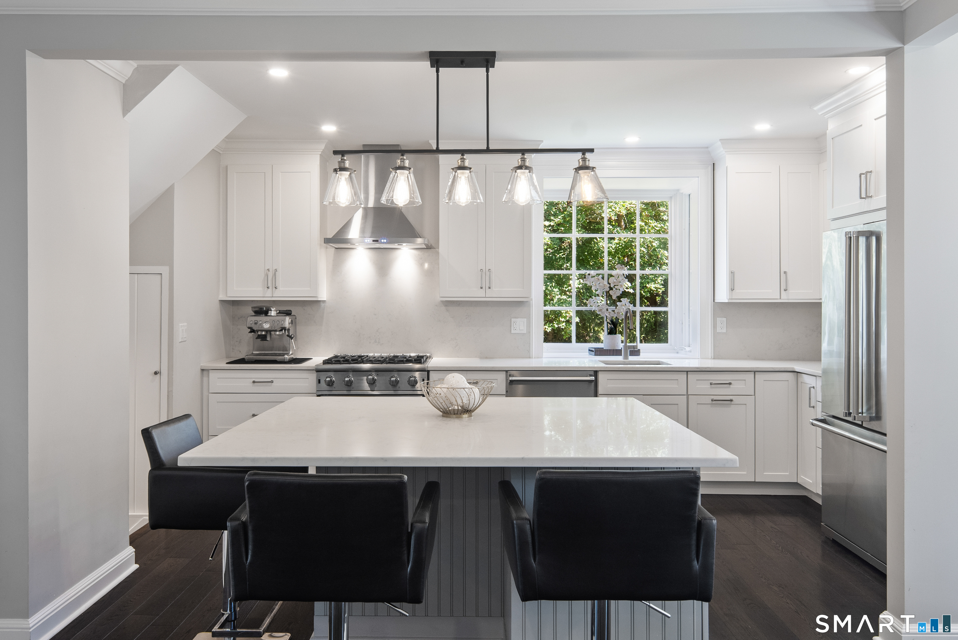 327 Jelliff Mill Road New Canaan CT 06840