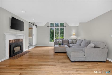 44 Coventry Way Guilford CT 06437