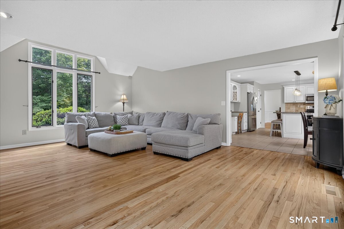 44 Coventry Way Guilford CT 06437