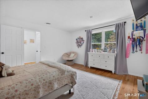 44 Coventry Way Guilford CT 06437