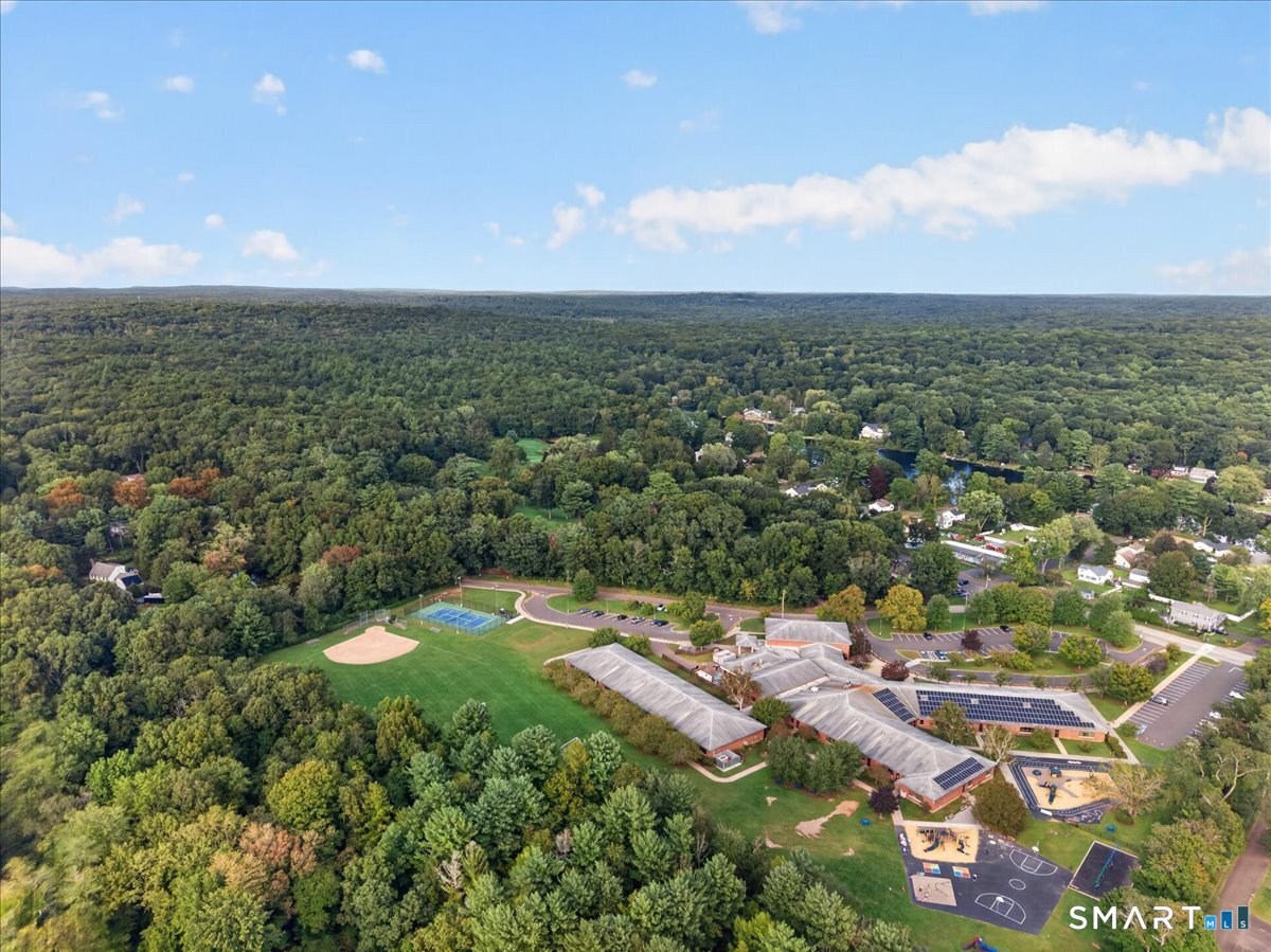 44 Coventry Way Guilford CT 06437