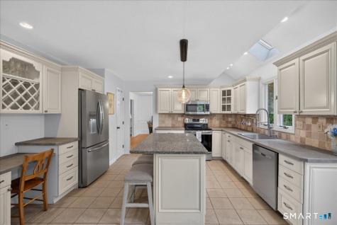 44 Coventry Way Guilford CT 06437