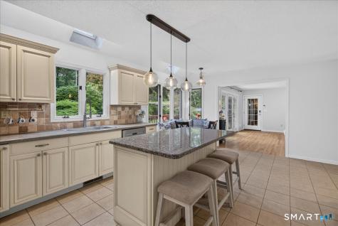 44 Coventry Way Guilford CT 06437