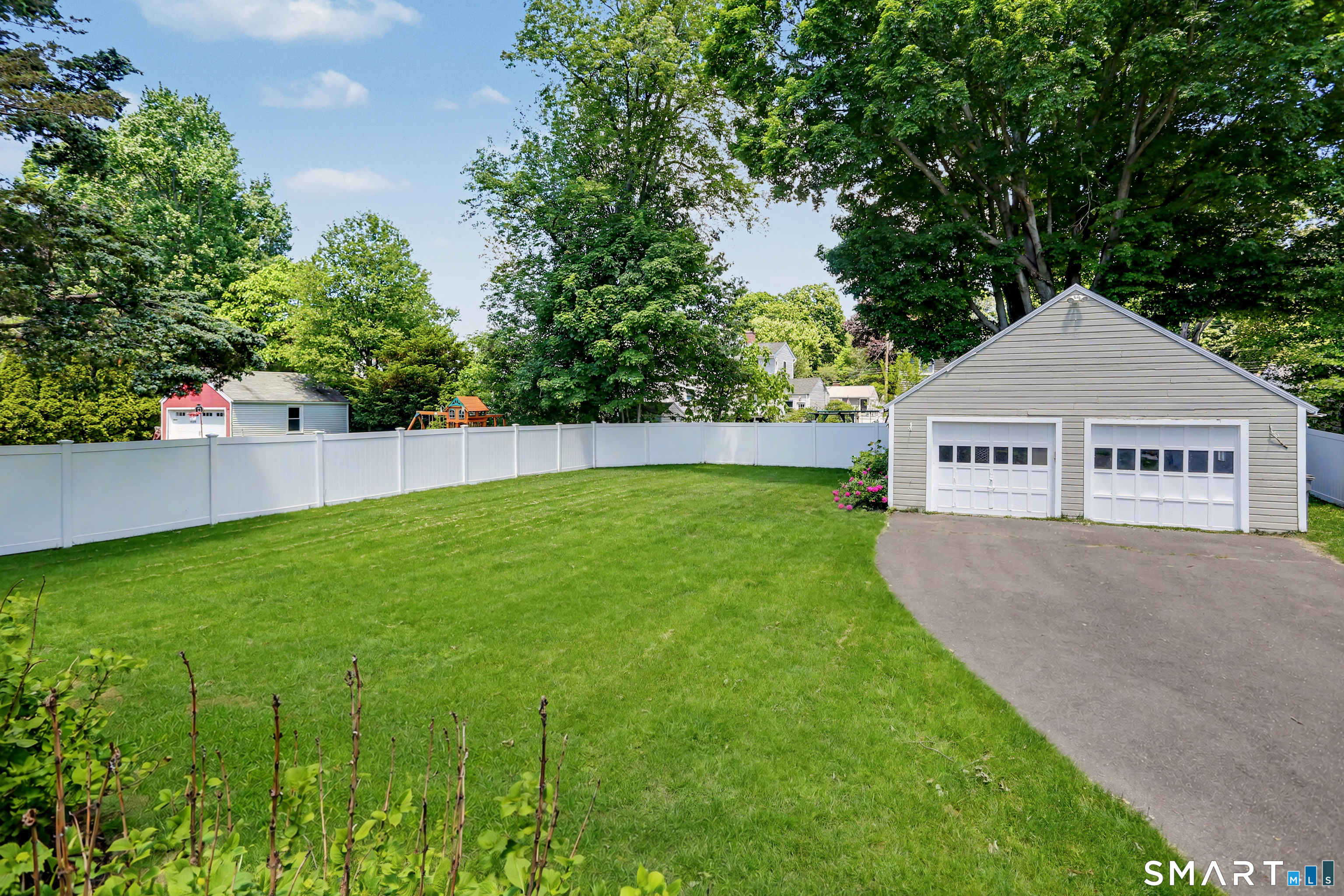 23 Brewster Place Trumbull CT 06611