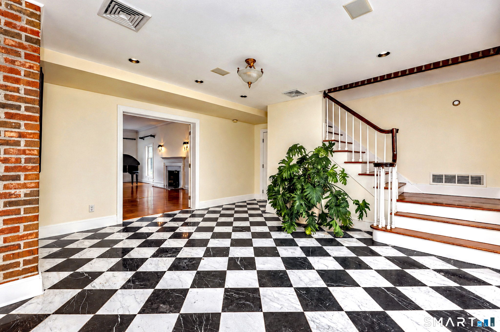 152 West River Street Milford CT 06460
