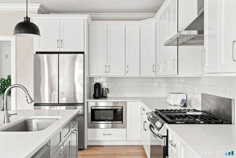 78 Oakwood Circle Plainville CT 06062