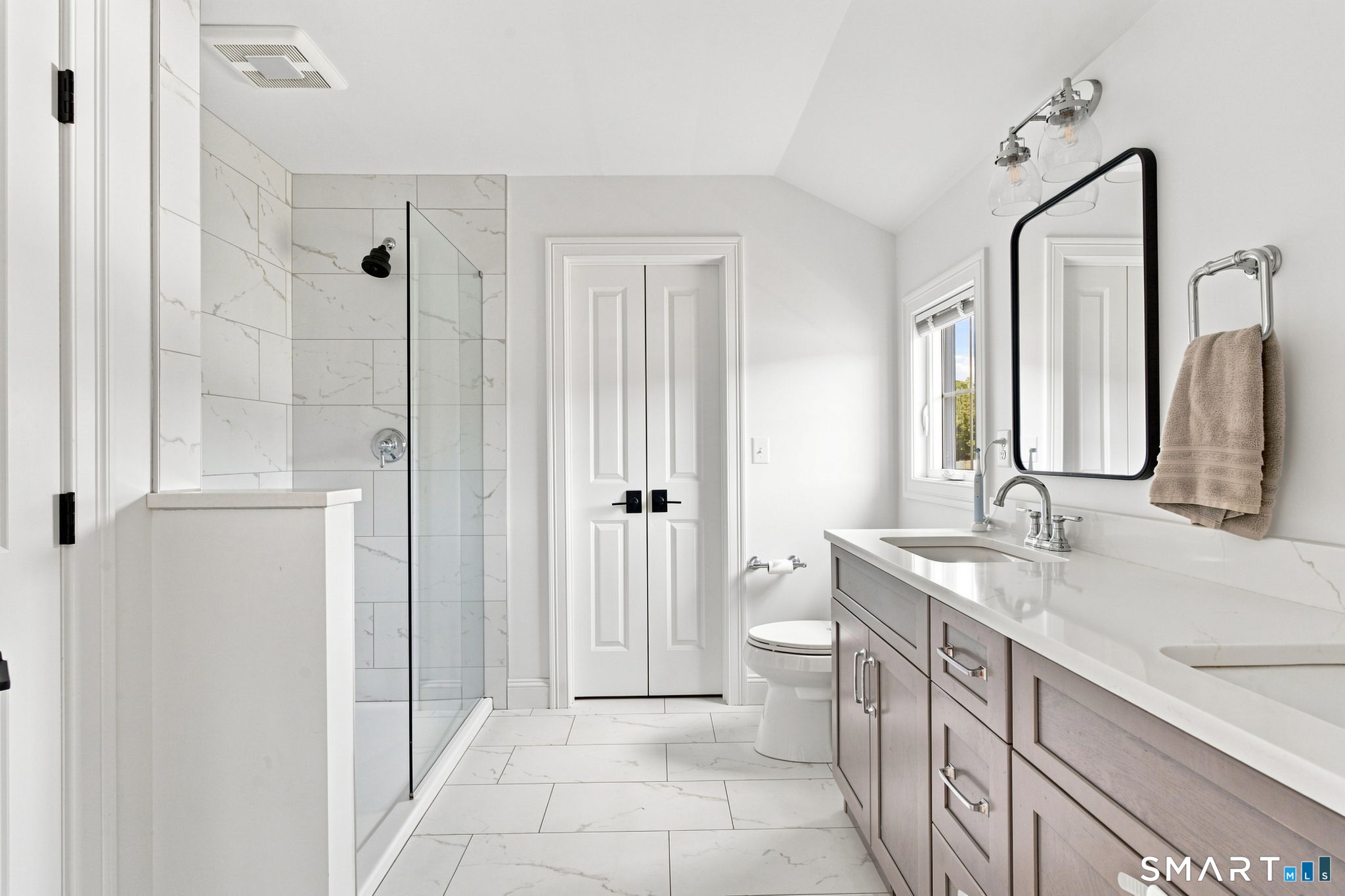 78 Oakwood Circle Plainville CT 06062