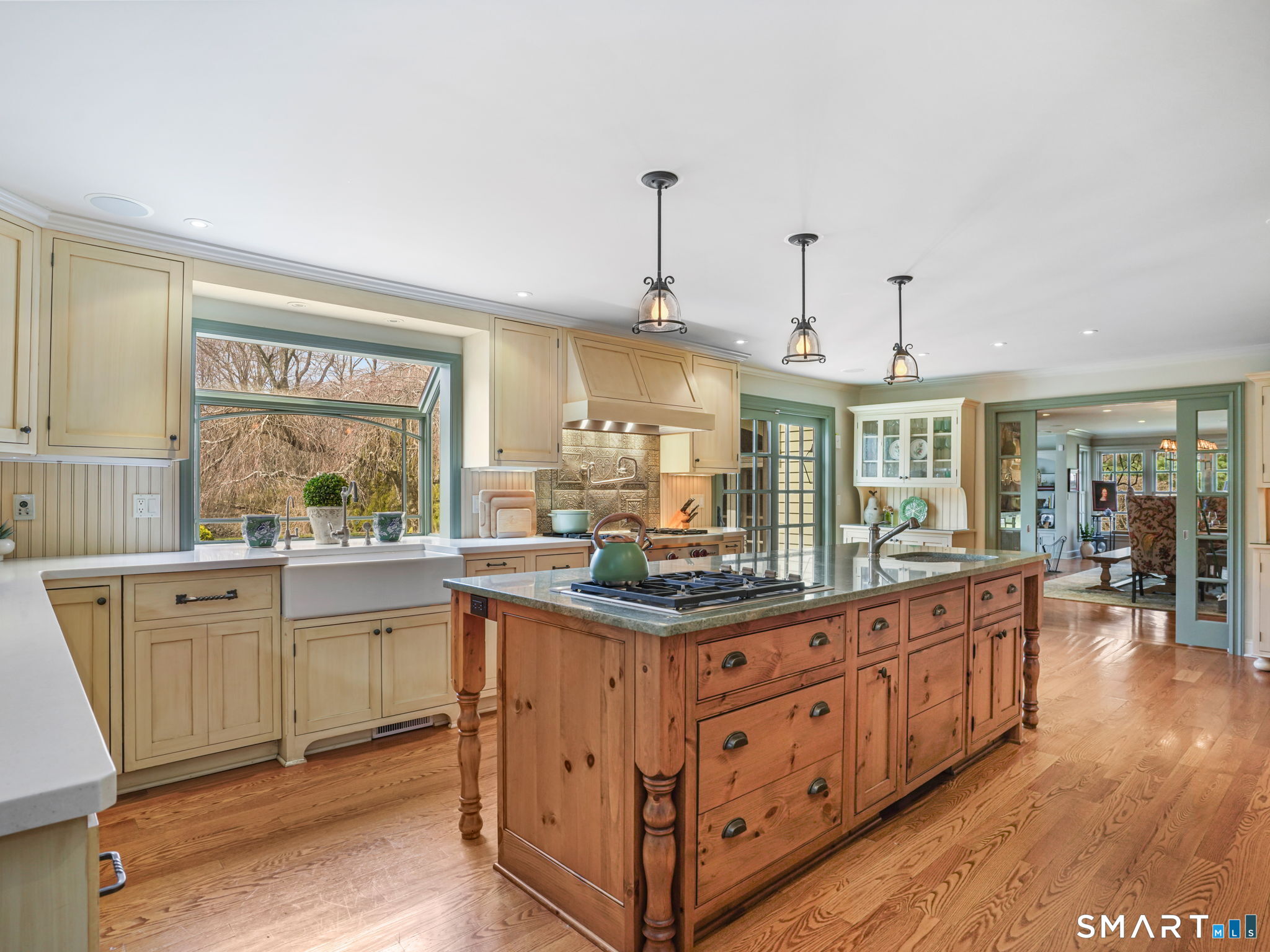 1218 Smith Ridge Road New Canaan CT 06840