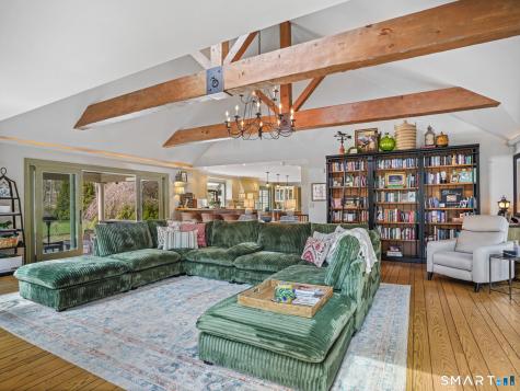1218 Smith Ridge Road New Canaan CT 06840