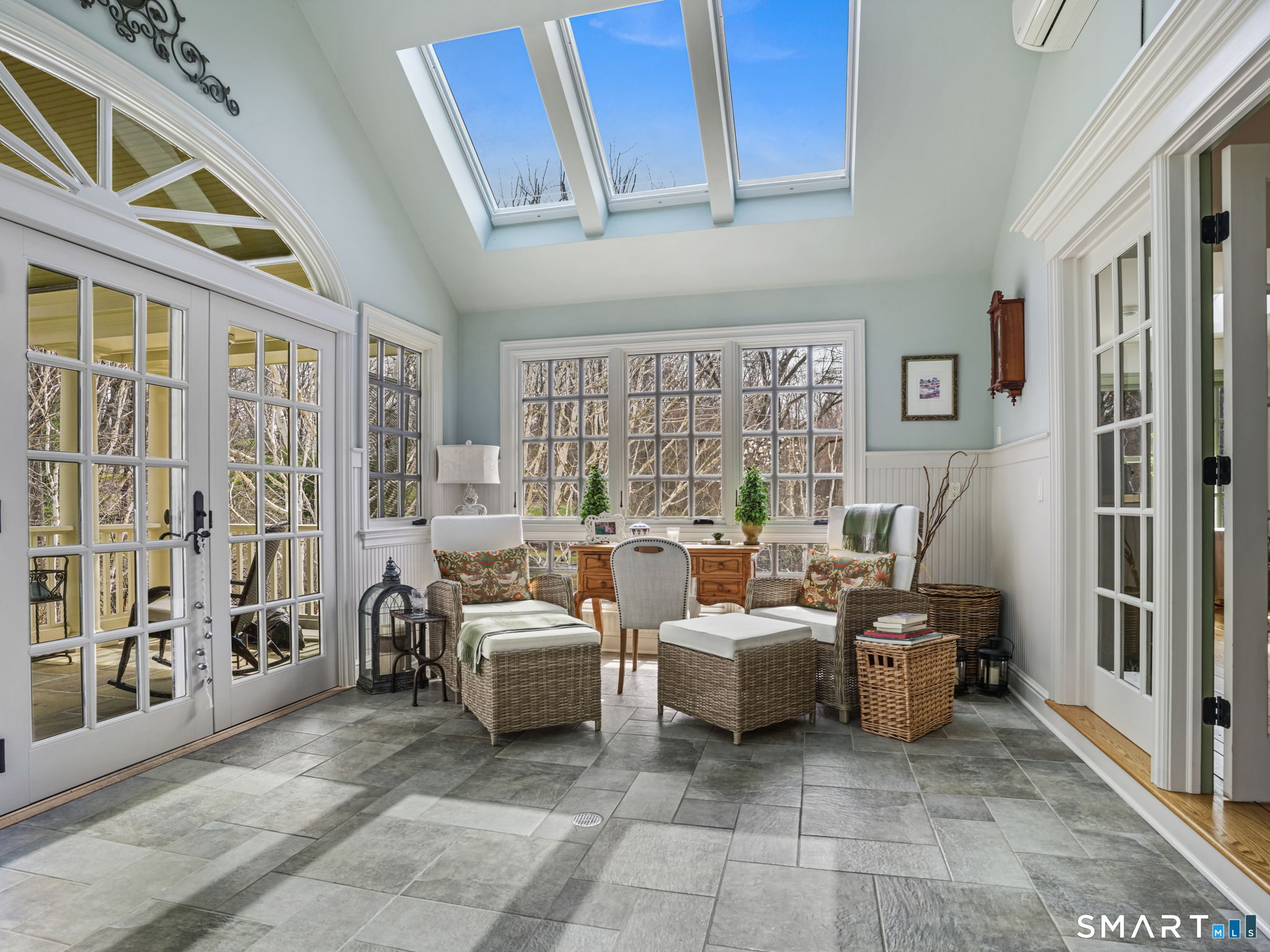 1218 Smith Ridge Road New Canaan CT 06840