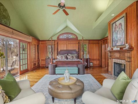 1218 Smith Ridge Road New Canaan CT 06840