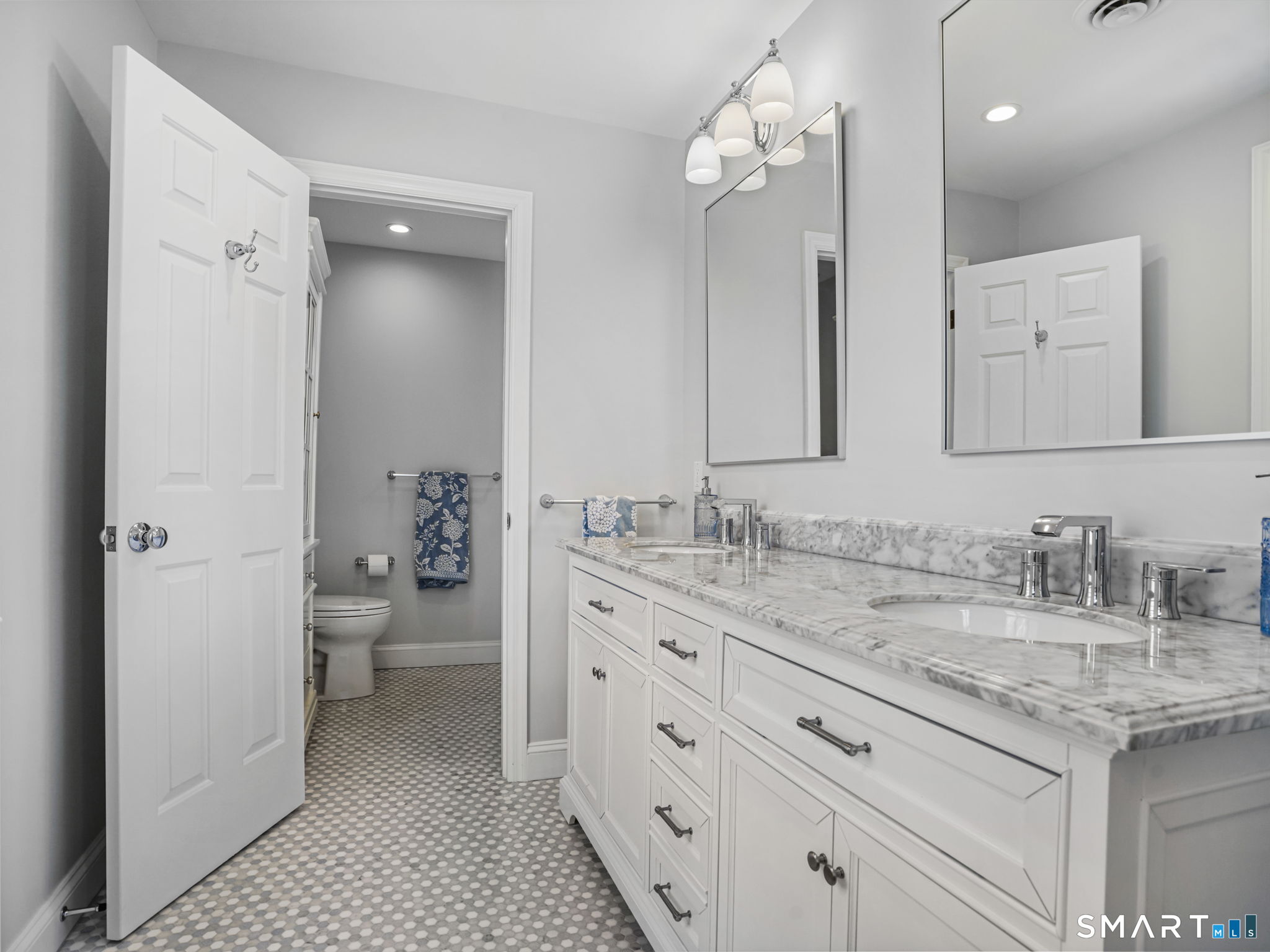 1218 Smith Ridge Road New Canaan CT 06840