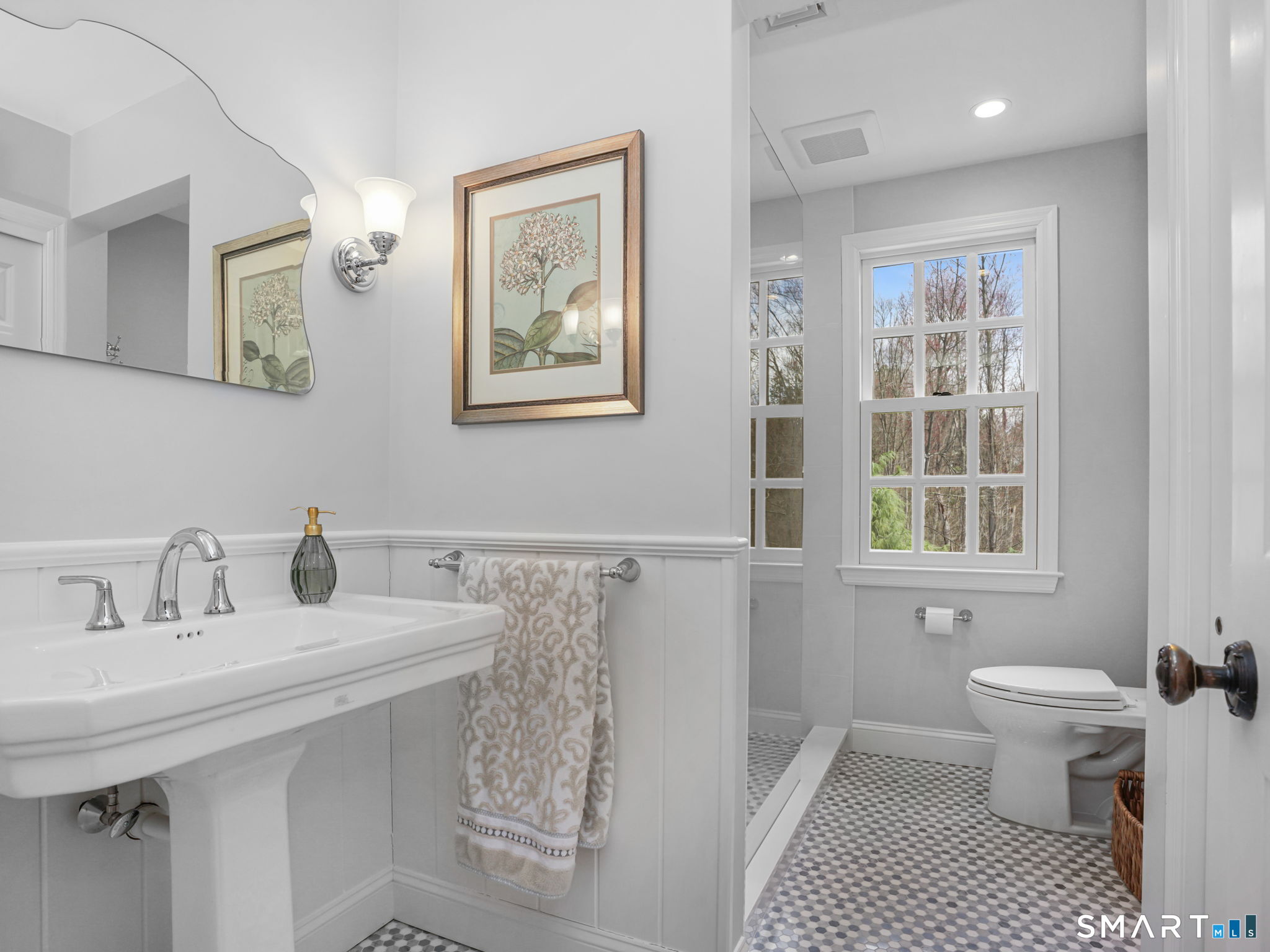 1218 Smith Ridge Road New Canaan CT 06840