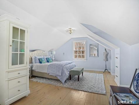 1218 Smith Ridge Road New Canaan CT 06840