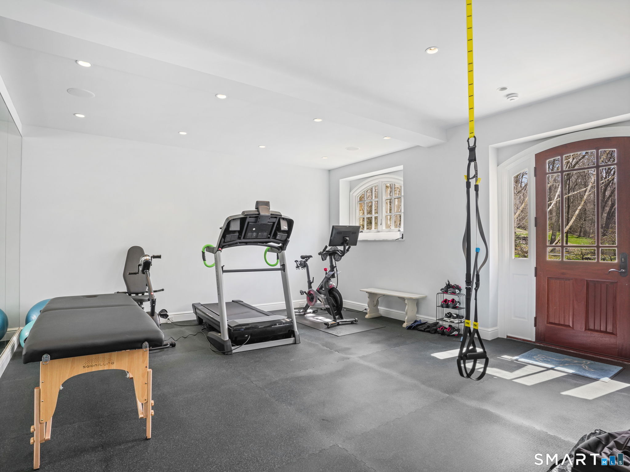 1218 Smith Ridge Road New Canaan CT 06840