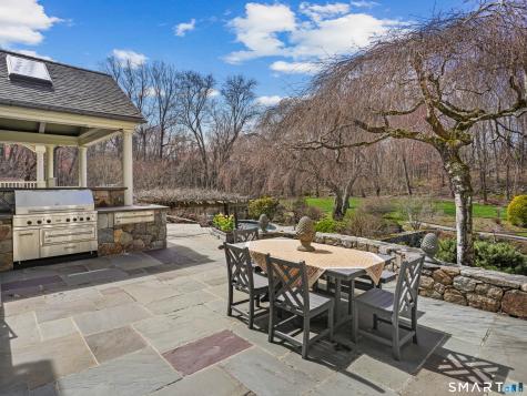 1218 Smith Ridge Road New Canaan CT 06840
