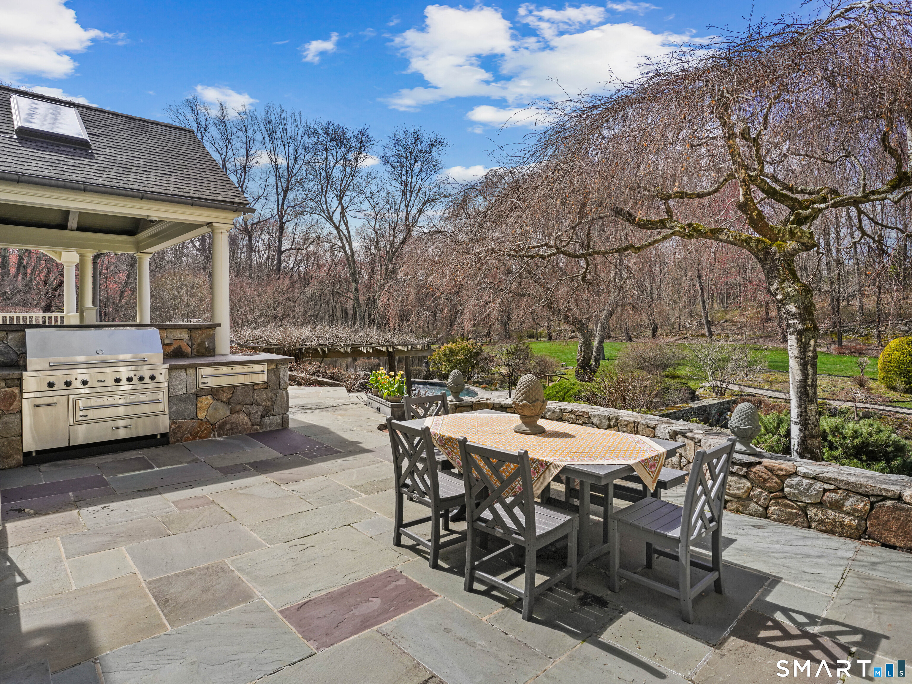 1218 Smith Ridge Road New Canaan CT 06840