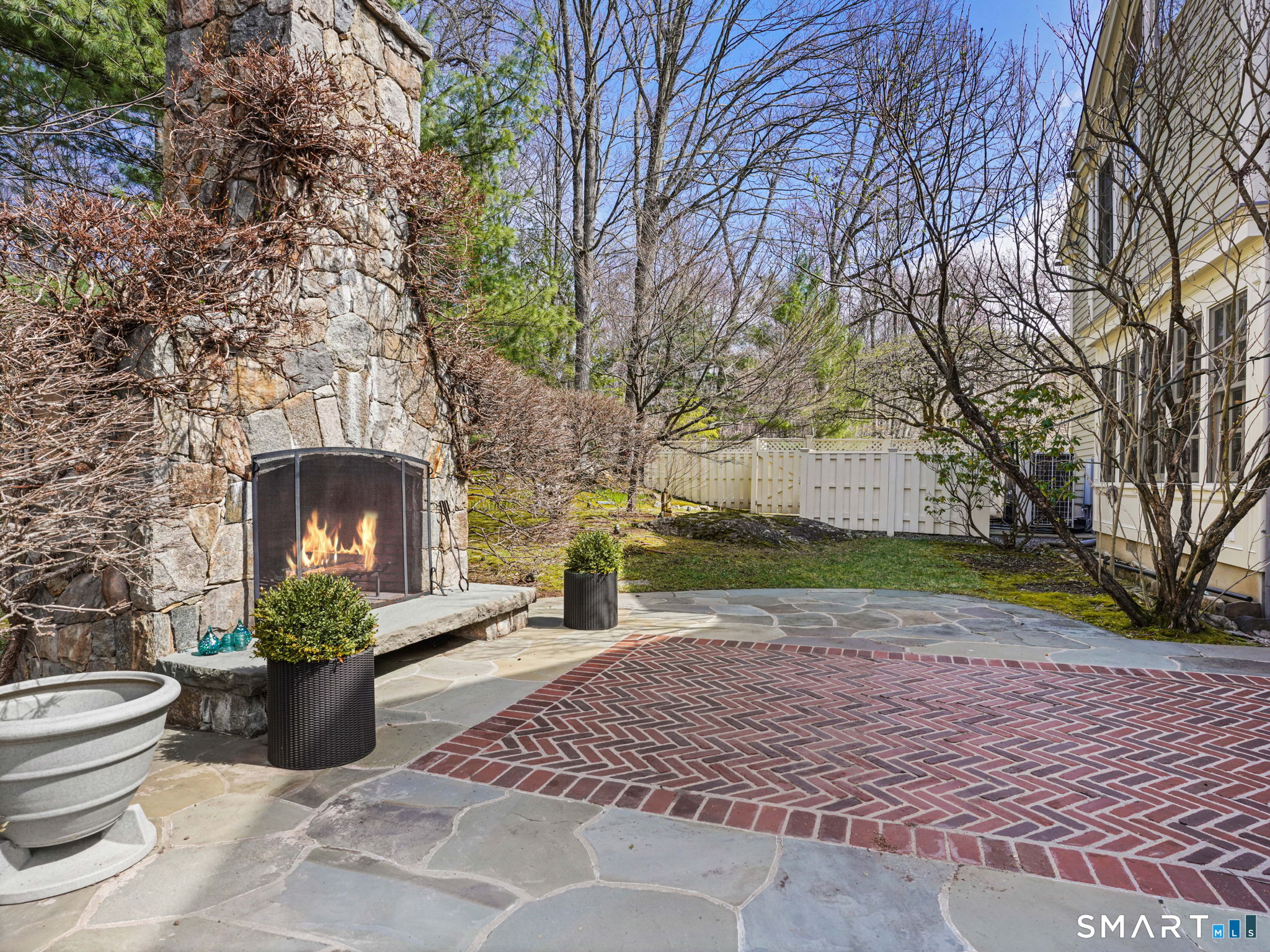 1218 Smith Ridge Road New Canaan CT 06840
