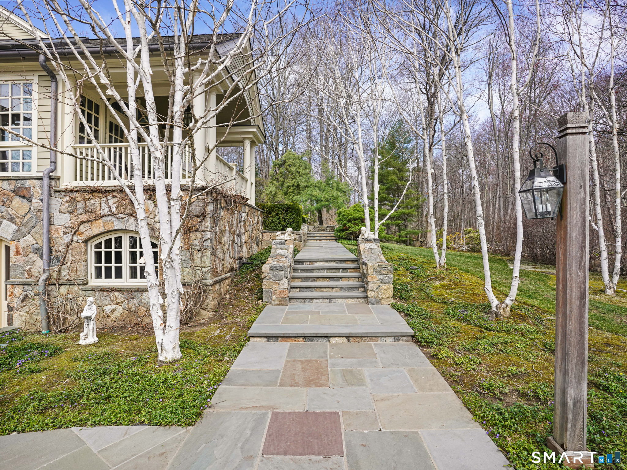 1218 Smith Ridge Road New Canaan CT 06840