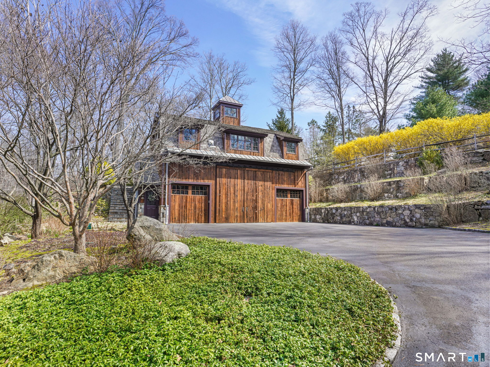 1218 Smith Ridge Road New Canaan CT 06840