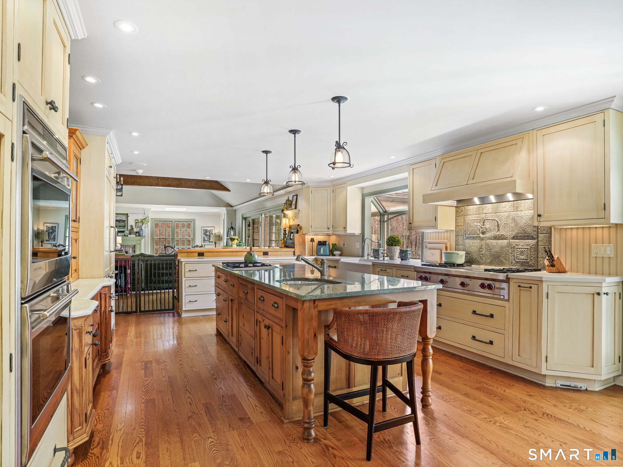 1218 Smith Ridge Road New Canaan CT 06840