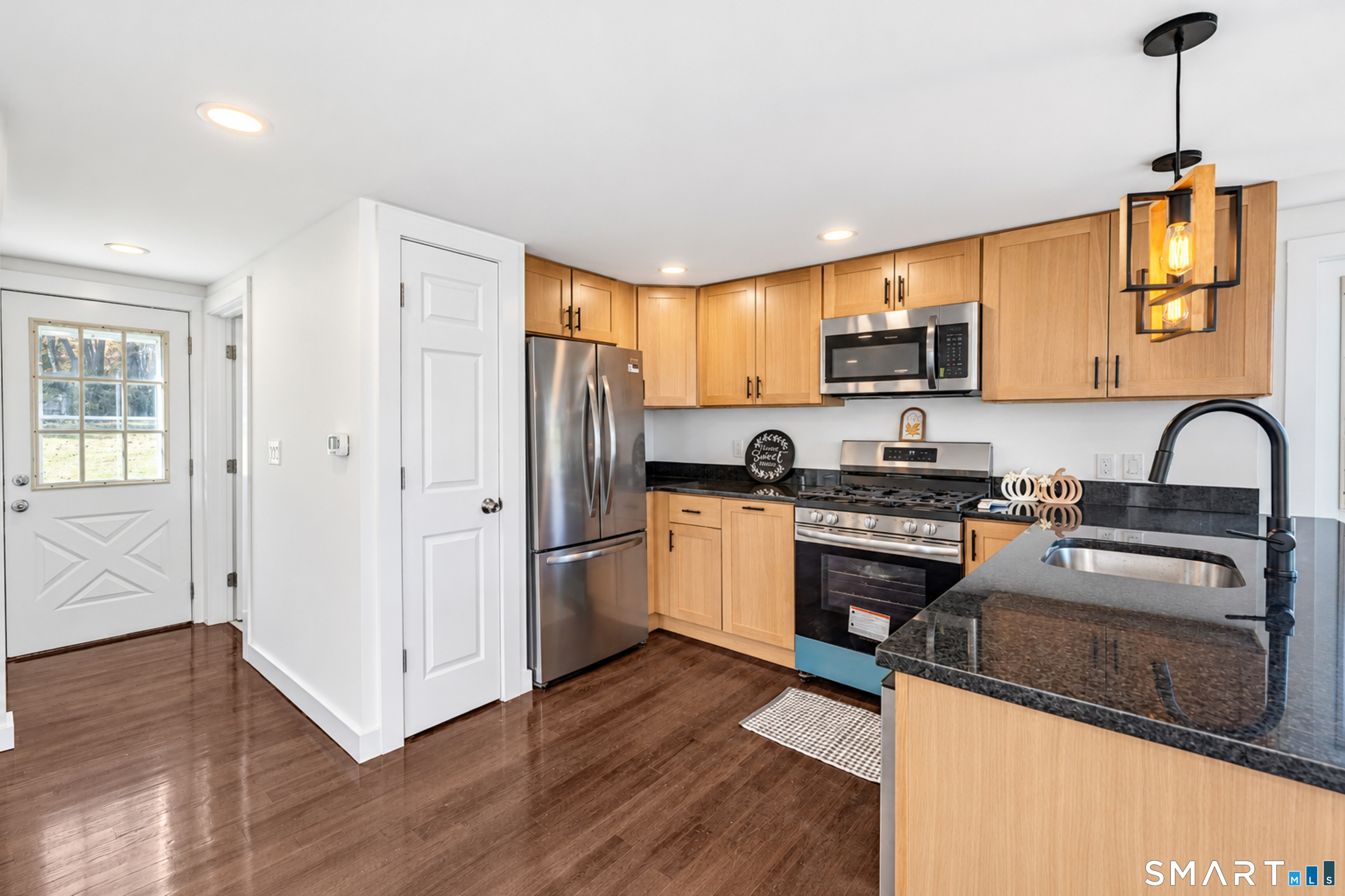292 Old Colchester Road Montville CT 06382