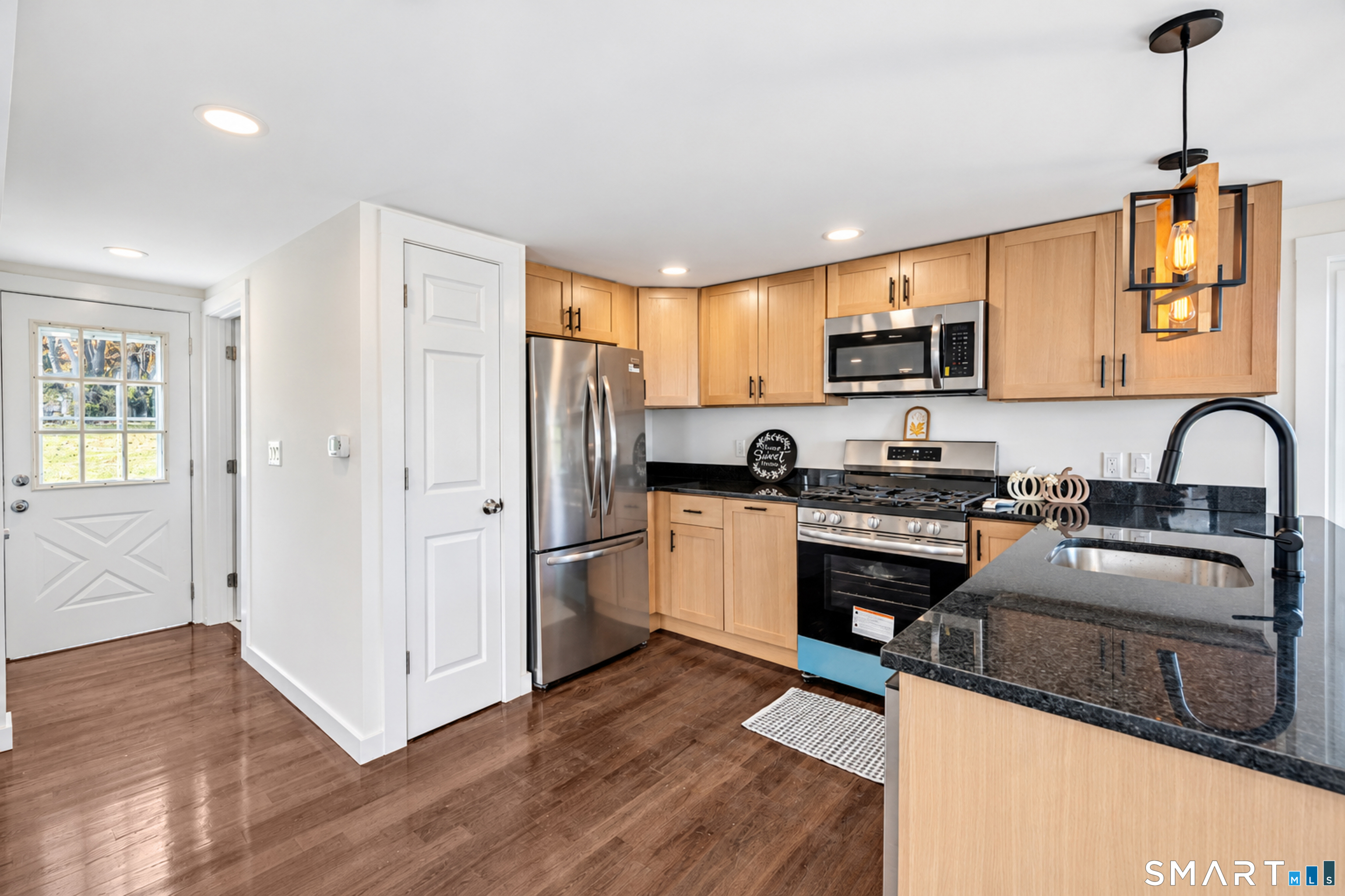 292 Old Colchester Road Montville CT 06382