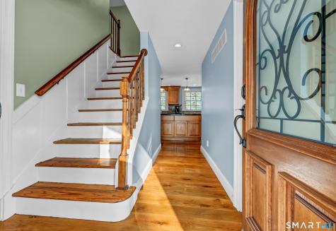 14 Dinglebrook Lane Newtown CT 06470