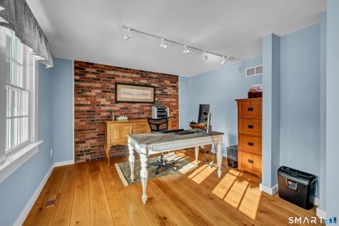 14 Dinglebrook Lane Newtown CT 06470