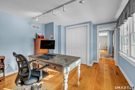 14 Dinglebrook Lane Newtown CT 06470