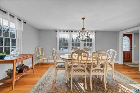 14 Dinglebrook Lane Newtown CT 06470