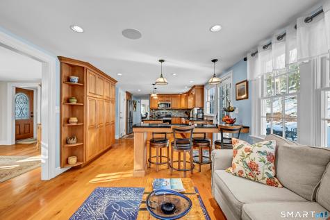 14 Dinglebrook Lane Newtown CT 06470