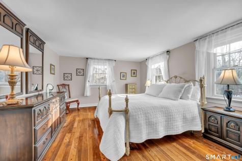 14 Dinglebrook Lane Newtown CT 06470