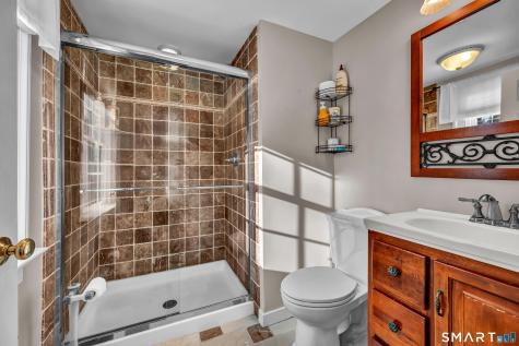 14 Dinglebrook Lane Newtown CT 06470