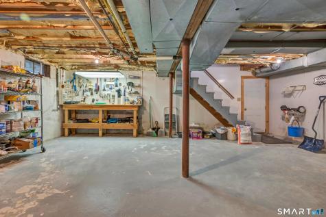 14 Dinglebrook Lane Newtown CT 06470