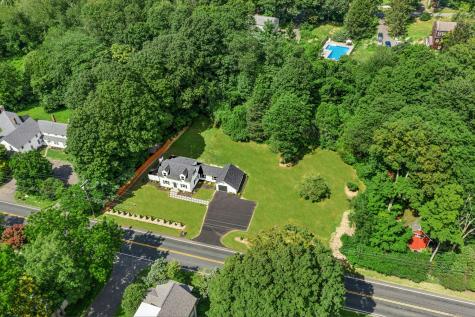26 Dodgingtown Road Newtown CT 06470