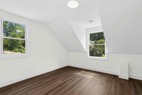26 Dodgingtown Road Newtown CT 06470