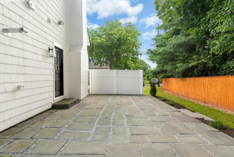 26 Dodgingtown Road Newtown CT 06470