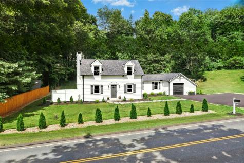 26 Dodgingtown Road Newtown CT 06470