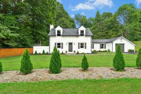 26 Dodgingtown Road Newtown CT 06470