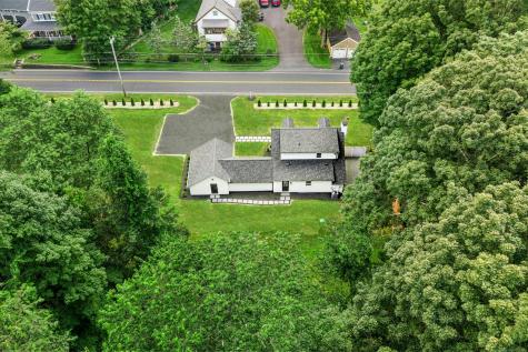 26 Dodgingtown Road Newtown CT 06470