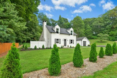 26 Dodgingtown Road Newtown CT 06470