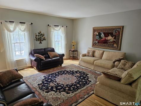16 Gate Post Lane Woodbury CT 06798