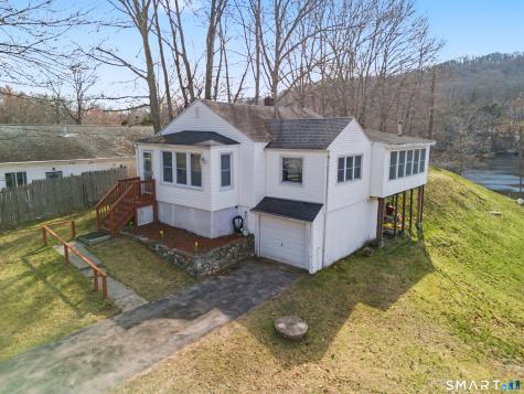 95 Kitemaug Road Montville CT 06382